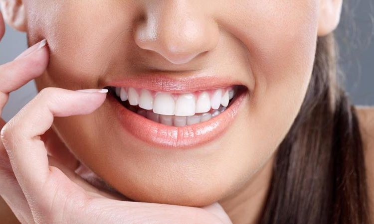 علل و عوامل تیرگی لثه چیست؟ | The best gum surgeon in Isfahan