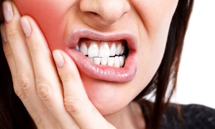 الأعراض والمضاعفات والوقاية من أمراض اللثة | افضل دكتور اسنان في اصفهان