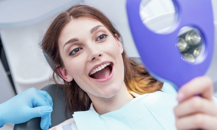 Examining the advantages and disadvantages of covering teeth | The best dentist in Isfahan