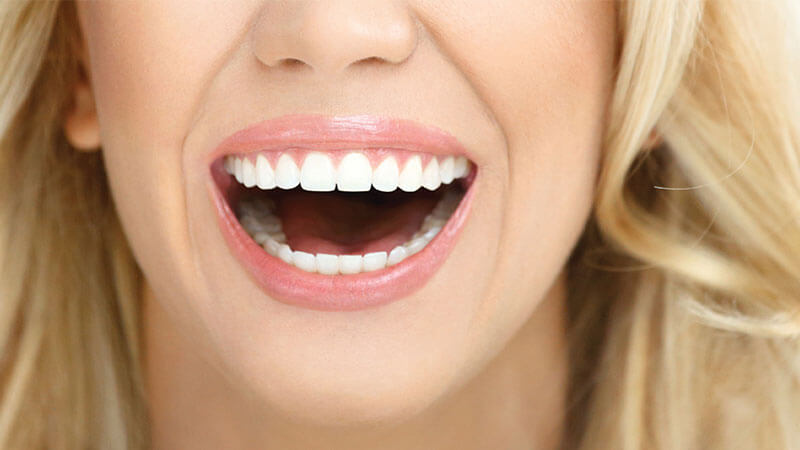 Quel est le meilleur rince-bouche pour la gingivite ? | Le meilleur chirurgien des gencives à Ispahan