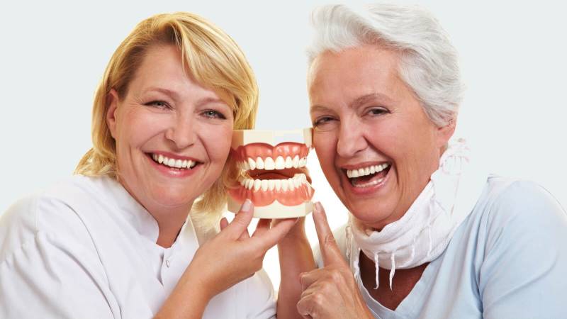 Advantages of dental implants in the elderly | The best cosmetic dentist in Isfahan