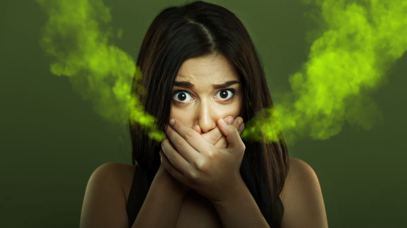 دلایل ایجاد بوی بد دهان چیست؟ | بهترین جراح لثه اصفهان