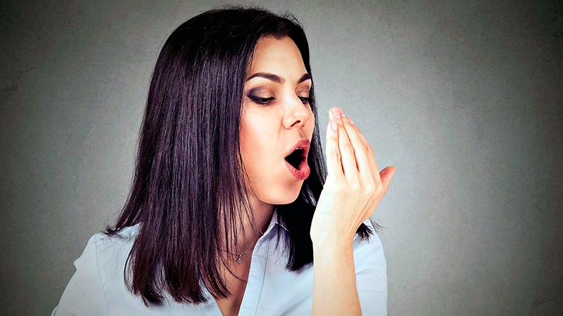 Façons de se débarrasser de la mauvaise haleine | Le meilleur chirurgien des gencives à Ispahan