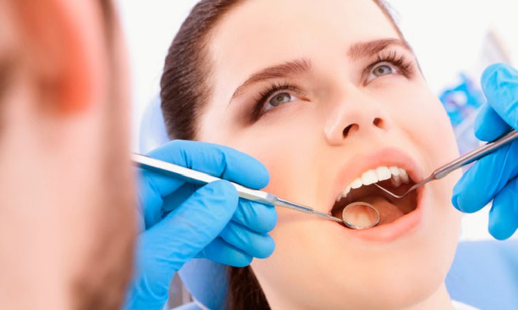 مزایای استفاده از تکنیک های وستیبولوپلاستی | بهترین دندانپزشک اصفهان