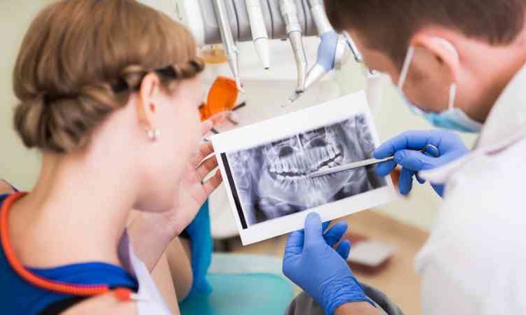 مزایای استفاده ازمینی ایمپلنت ها چیست؟ | بهترین دندانپزشک اصفهان