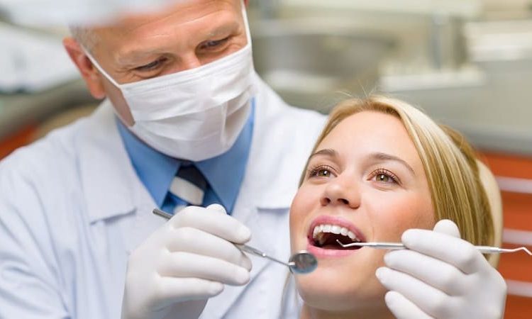 نحوه انجام درمان و جراحی ریشه دندان عفونی | بهترین دندانپزشک زیبایی اصفهان