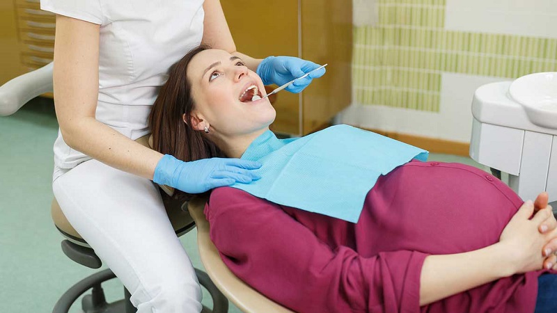 نکات مهم درمورد ایمپلنت دندان در بارداری | بهترین جراح لثه اصفهان