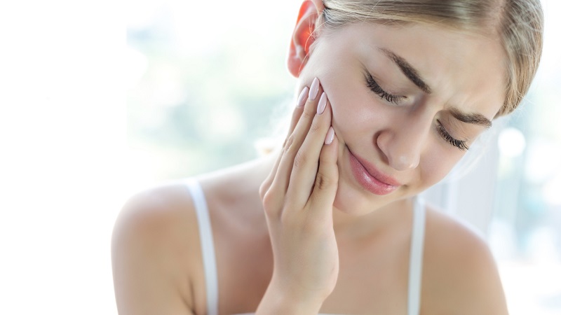 دلایل درد ضربان دار دندان چیست؟ | بهترین دندانپزشک اصفهان