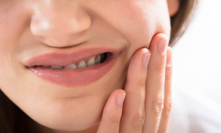 ما هي أسباب الخفقان ألم الأسنان؟ | افضل دكتور اسنان في اصفهان
