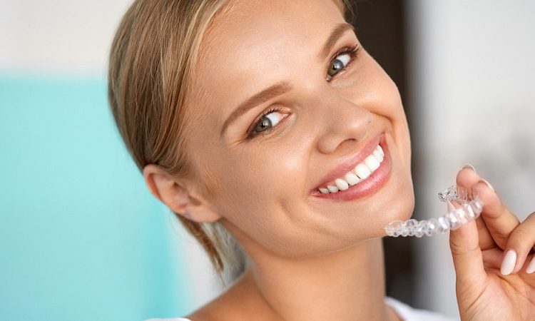 Types de méthodes orthodontiques mobiles | Le meilleur dentiste d'Ispahan