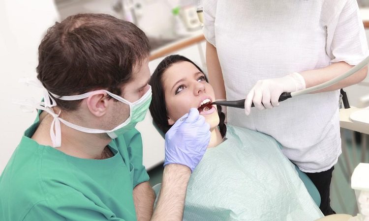 مزیت های عصب کشی با لیزر دیود | بهترین دندانپزشک زیبایی اصفهان
