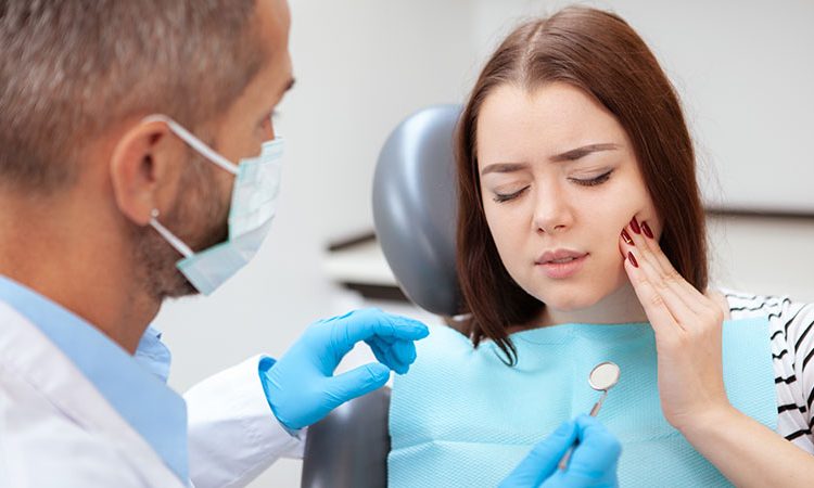Symptômes du rejet d'implant dentaire | Le meilleur chirurgien des gencives à Ispahan