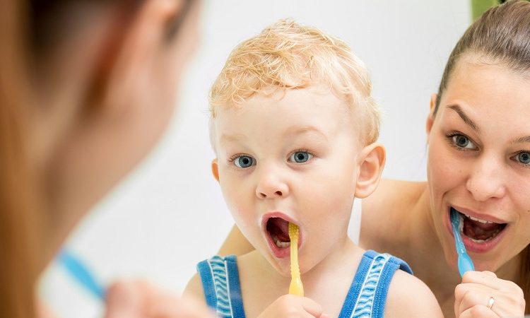بهداشت دهان و دندان در نوزادان و کودکان | بهترین ایمپلنت اصفهان