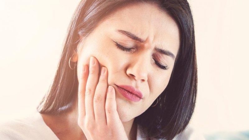 روش های رایج درمان درد دندان | بهترین ایمپلنت اصفهان