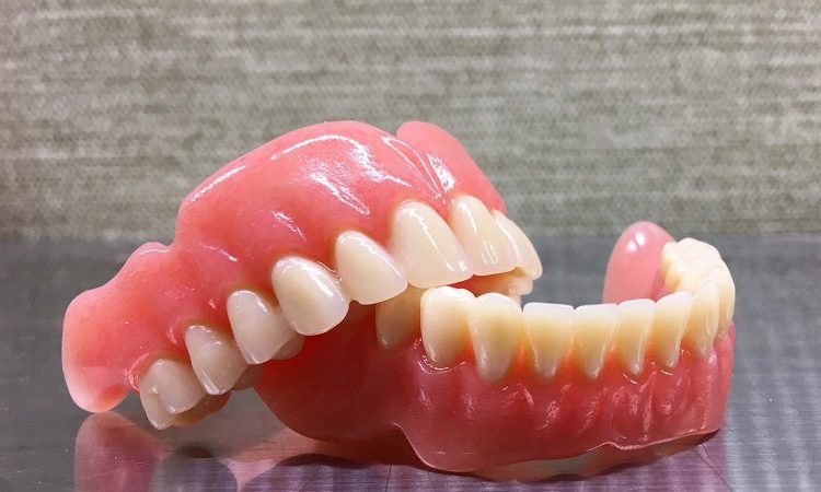 استخدام أنواع مختلفة من الأسنان الصناعية | افضل دكتور اسنان تجميلي في اصفهان
