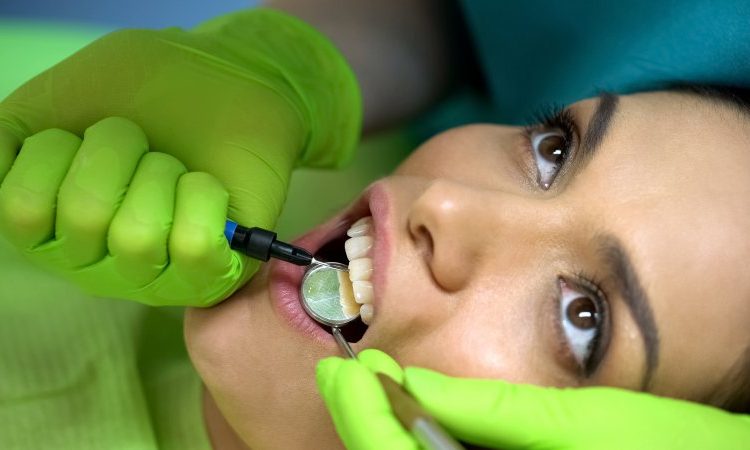آنتی بیوتیک های مناسب برای عفونت دندان | بهترین جراح لثه اصفهان