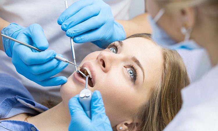 Précautions à prendre lors de la chirurgie d'extraction des dents de sagesse | Le meilleur implant à Ispahan