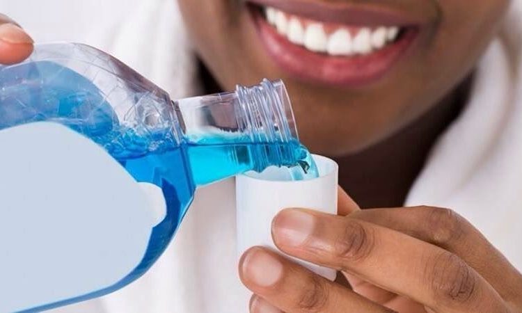چند سوال درمورد مصرف دهان شویه | بهترین دندانپزشک اصفهان