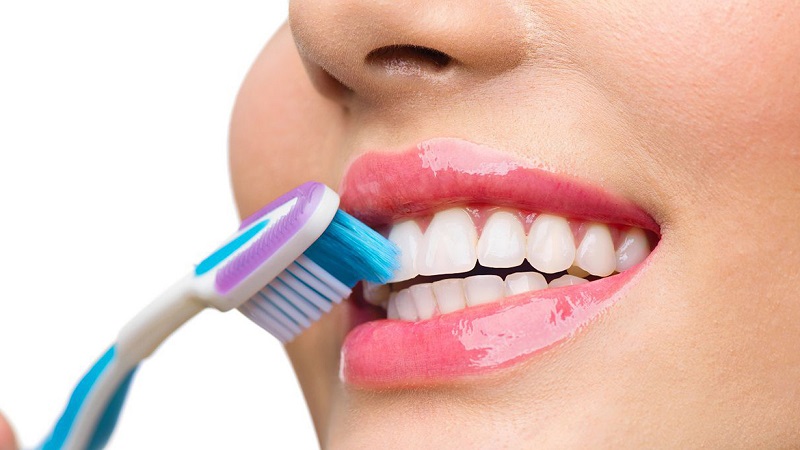مسواک های مخصوص کامپوزیت دندان | بهترین دندانپزشک زیبایی اصفهان