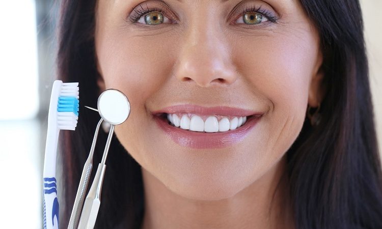 میزان ماندگاری سفید شدن دندان ها پس از درمان بلیچینگ | افضل دكتور اسنان في اصفهان