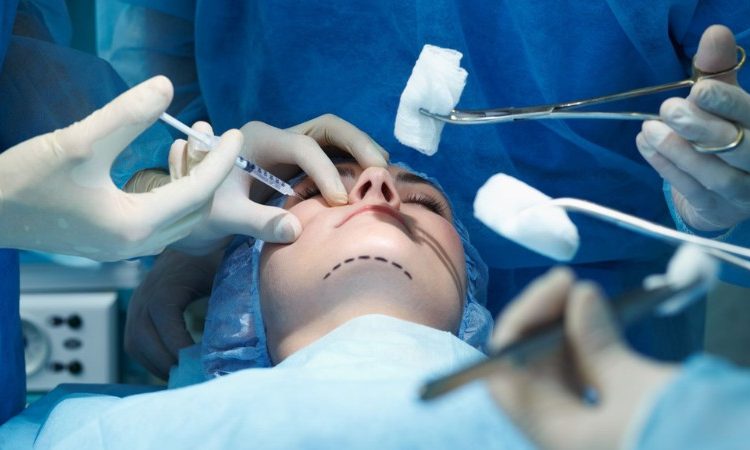 مراحل و روش های جراحی وستیبولوپلاستی | بهترین دندانپزشک زیبایی اصفهان
