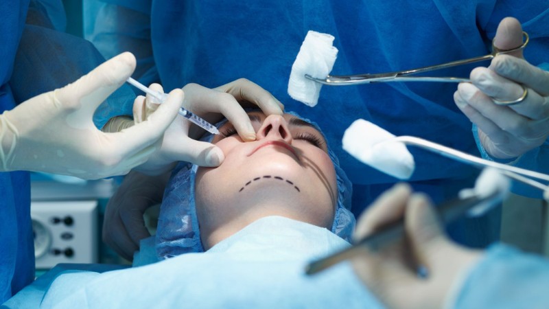 Procédures et méthodes de chirurgie de vestibuloplastie | Le meilleur dentiste cosmétique à Ispahan