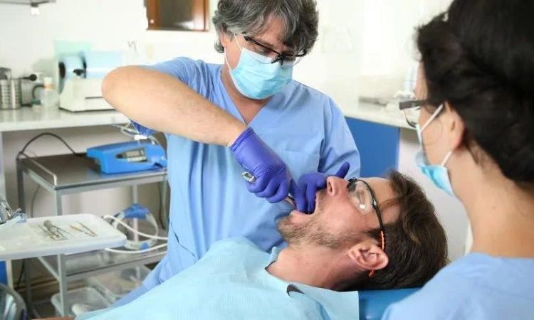 بعض النصائح حول قلع الأسنان | افضل دكتور اسنان في اصفهان