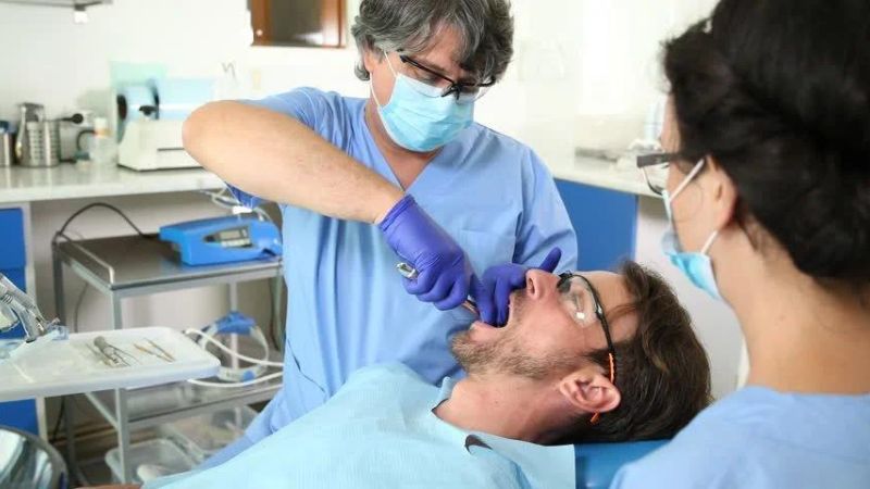 Quelques conseils sur l’extraction dentaire | Le meilleur dentiste d'Ispahan