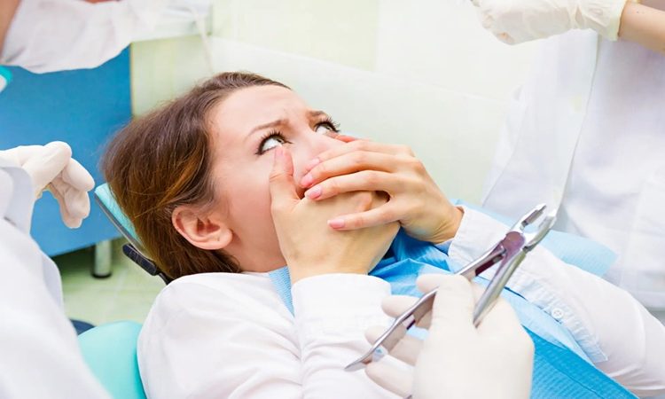 Reducing anxiety before dental surgery | Dr. Hossein Borjian (The best dentist in Isfahan - the best gum surgeon in Isfahan - the best cosmetic dentist in Isfahan)