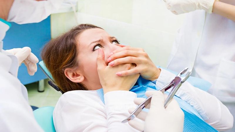 Réduire l'anxiété avant la chirurgie dentaire | Dr Hossein Borjian (Le meilleur dentiste d'Ispahan - le meilleur chirurgien des gencives d'Ispahan - le meilleur dentiste cosmétique d'Ispahan)