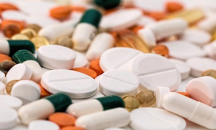 The effect of taking different drugs on recovery after dental implant | Dr. Hossein Borjian (Isfahan Best Dentist-Isfahan Gum Surgeon)