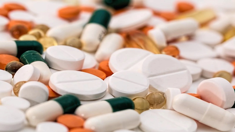 The effect of taking different drugs on recovery after dental implant | Dr. Hossein Borjian (Isfahan Best Dentist-Isfahan Gum Surgeon)