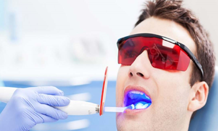 فوتوداینامیک تراپی در دندانپزشکی | بهترین دندانپزشک اصفهان-بهترین جراح لثه اصفهان-قیمت ایمپلنت دندان اصفهان| دکتر حسین برجیان