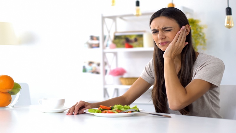 نقش رژیم غذایی در بهبود بعد از جراحی لثه | بهترین دندانپزشک اصفهان-بهترین جراح لثه اصفهان-قیمت ایمپلنت دندان اصفهان| دکتر حسین برجیان