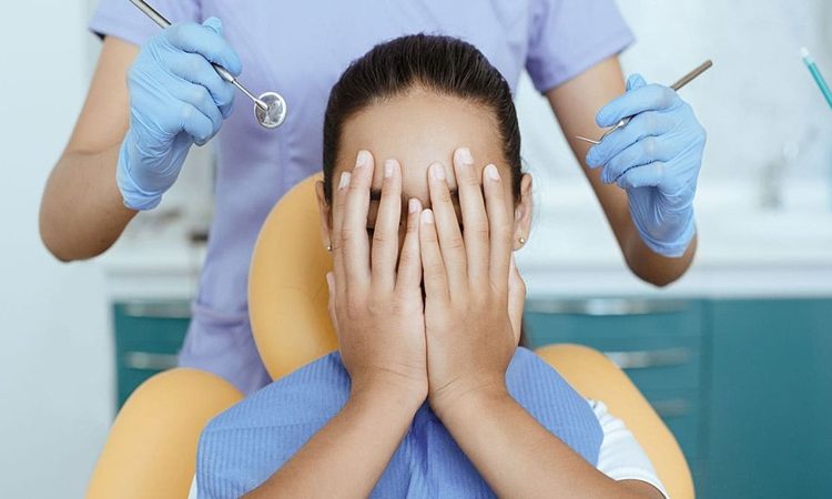 چرا من از دندان‌پزشک می‌ترسم؟ (فوبیای دندانپزشکی) | دکتر حسین برجیان (بهترین دندانپزشک اصفهان-بهترین جراح لثه اصفهان-بهترین دندانپزشک زیبایی اصفهان)