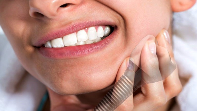 آیا ایمپلنت دندان درد دارد و روند بهبود آن چگونه است؟ | دکتر حسین برجیان (بهترین دندانپزشک اصفهان-بهترین جراح لثه اصفهان-بهترین دندانپزشک زیبایی اصفهان)